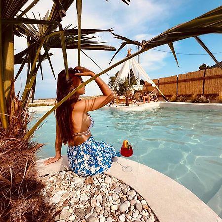 Amo Golden Suites Chrysi Ammoudia Bagian luar foto