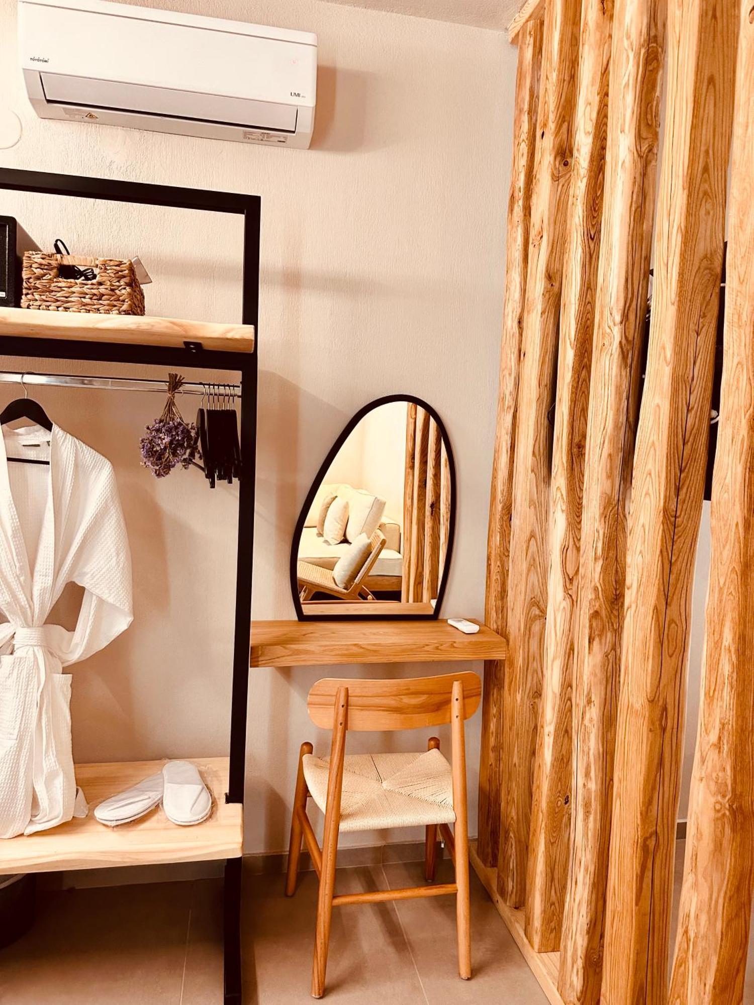Amo Golden Suites Chrysi Ammoudia Bagian luar foto
