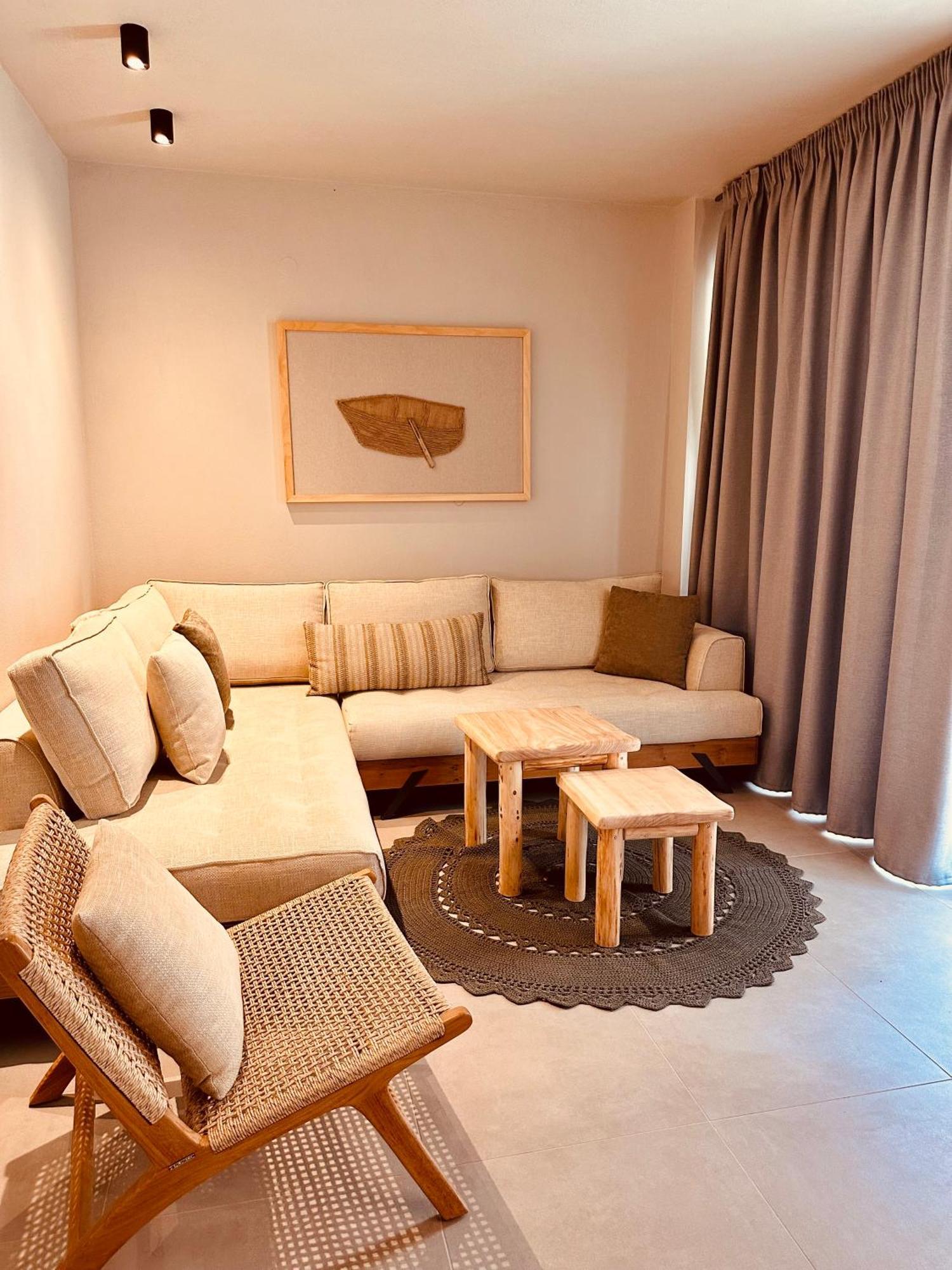 Amo Golden Suites Chrysi Ammoudia Bagian luar foto