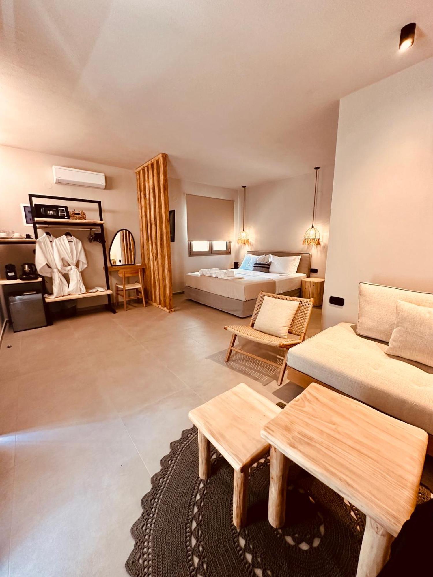 Amo Golden Suites Chrysi Ammoudia Bagian luar foto