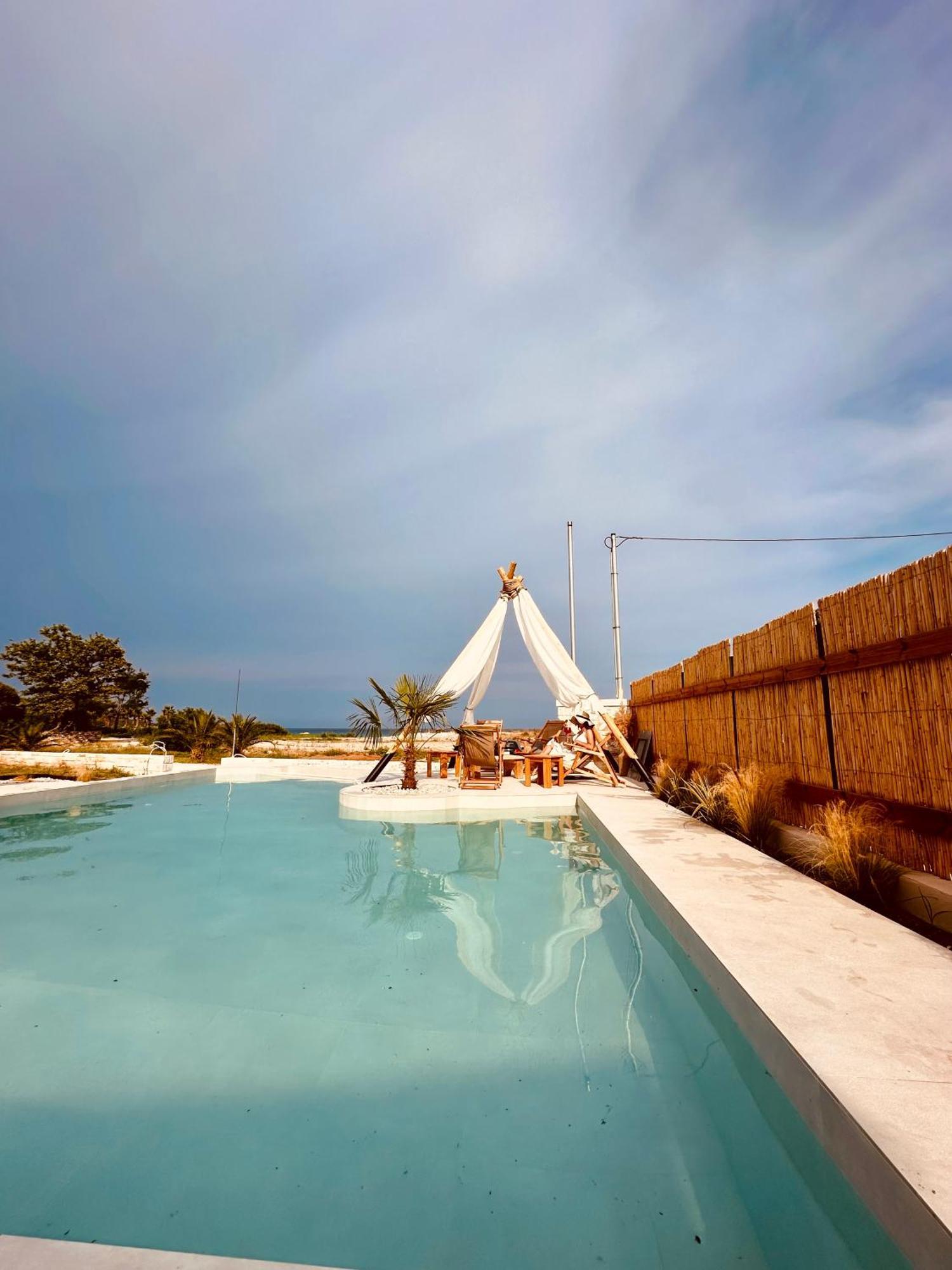Amo Golden Suites Chrysi Ammoudia Bagian luar foto