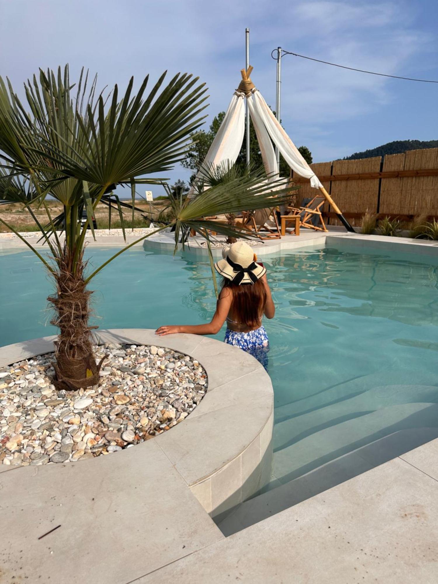 Amo Golden Suites Chrysi Ammoudia Bagian luar foto