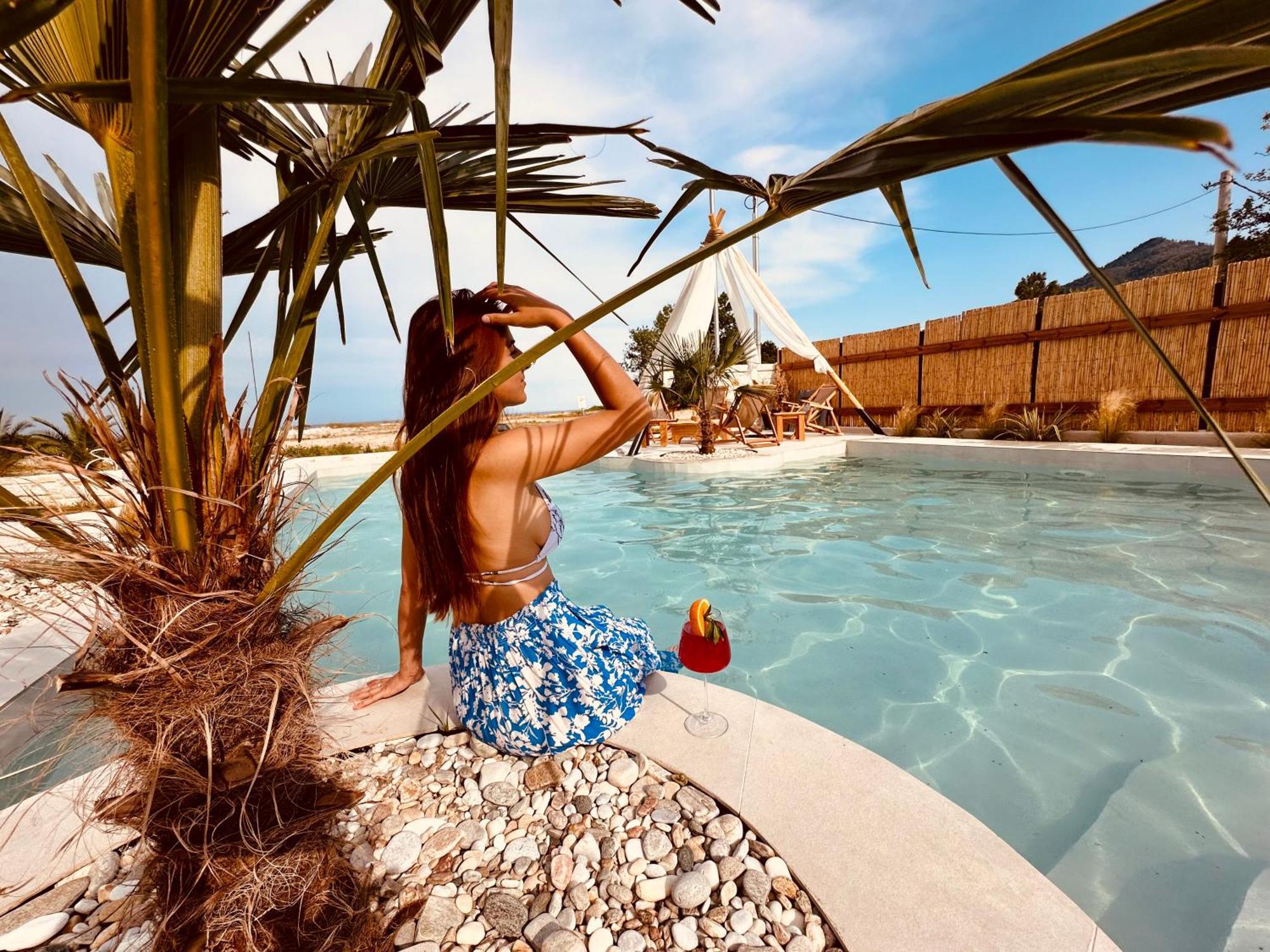 Amo Golden Suites Chrysi Ammoudia Bagian luar foto