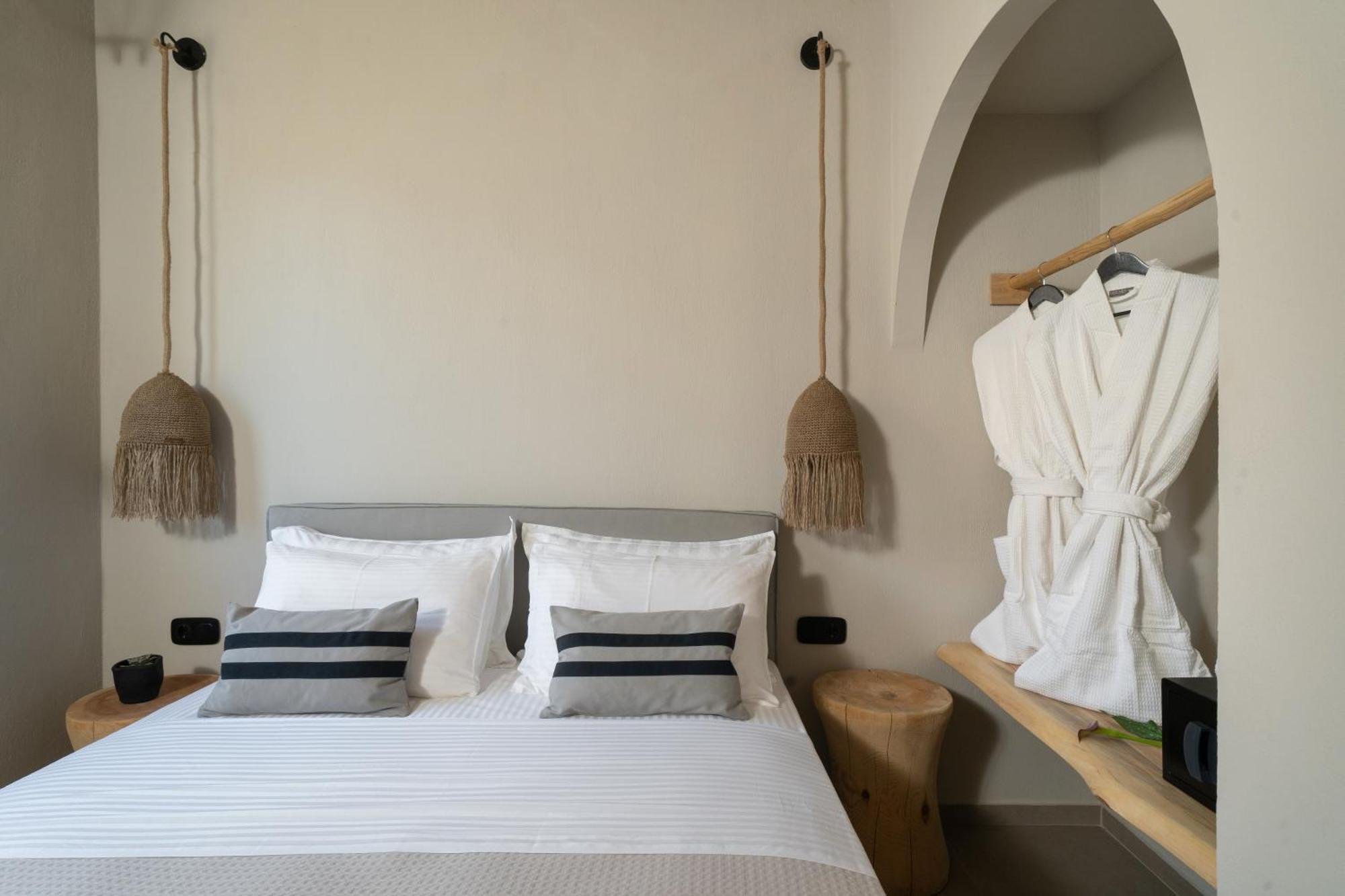 Amo Golden Suites Chrysi Ammoudia Bagian luar foto