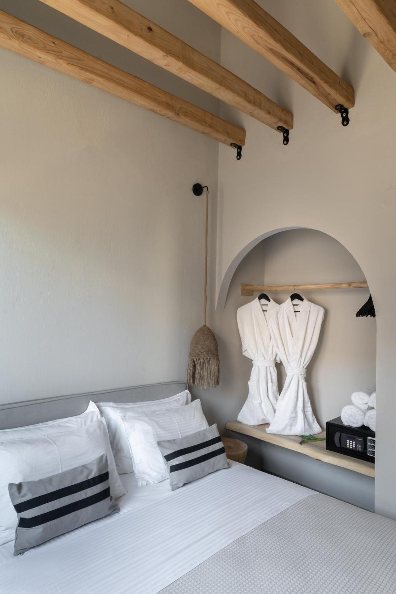 Amo Golden Suites Chrysi Ammoudia Bagian luar foto