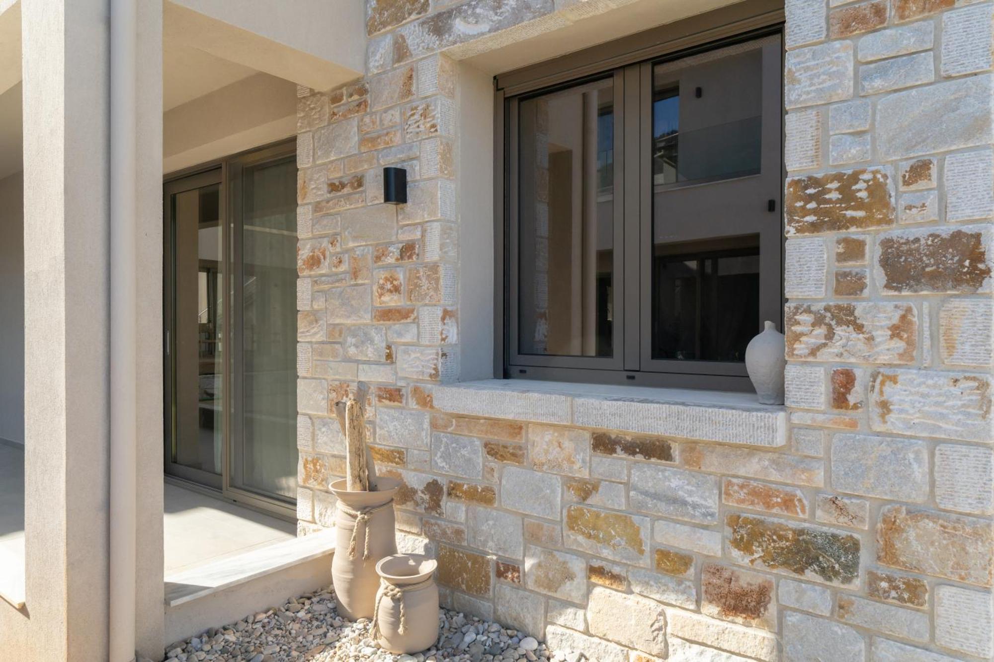 Amo Golden Suites Chrysi Ammoudia Bagian luar foto
