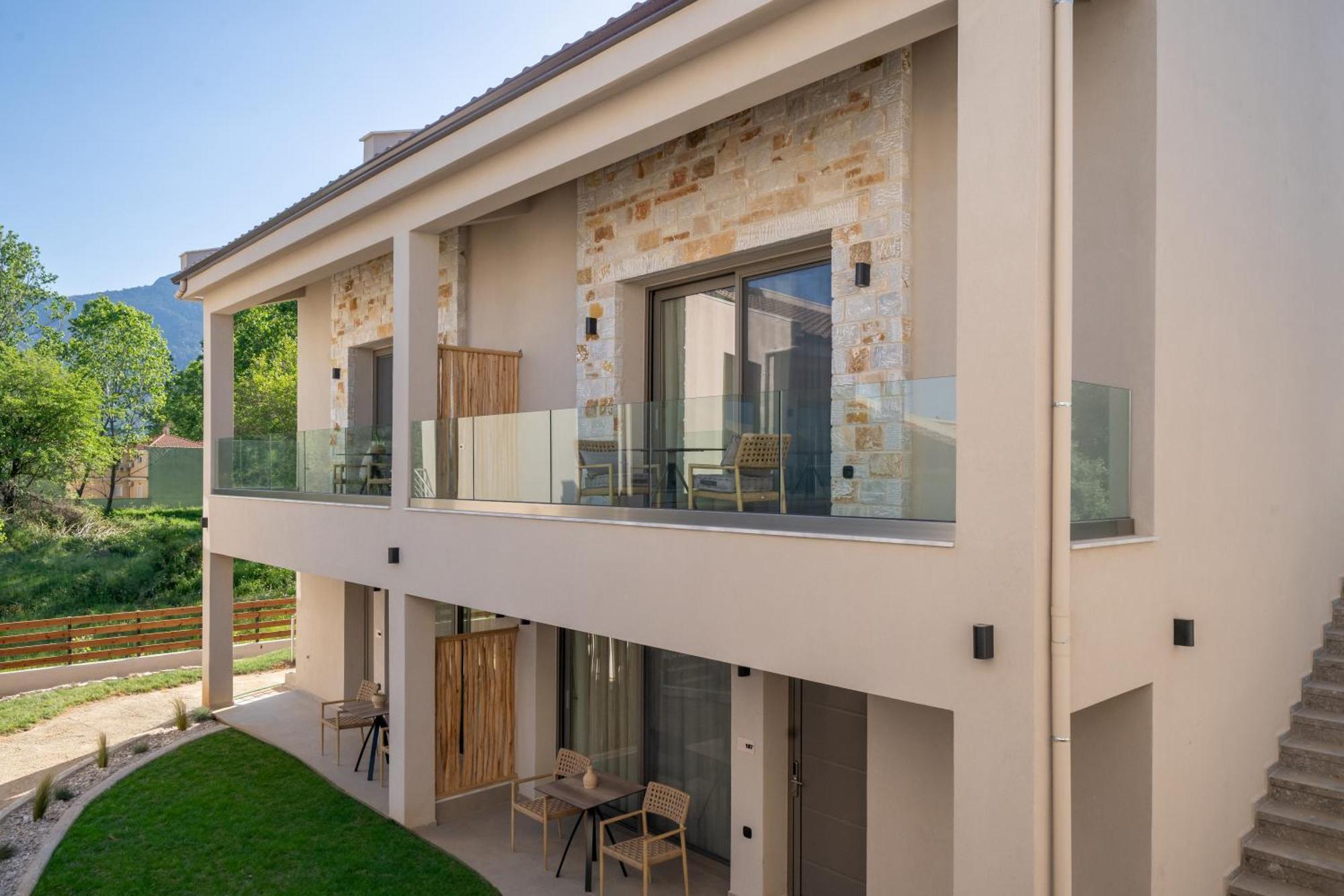 Amo Golden Suites Chrysi Ammoudia Bagian luar foto