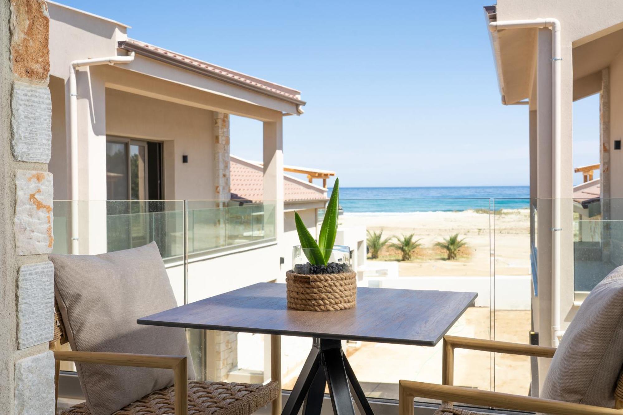 Amo Golden Suites Chrysi Ammoudia Bagian luar foto