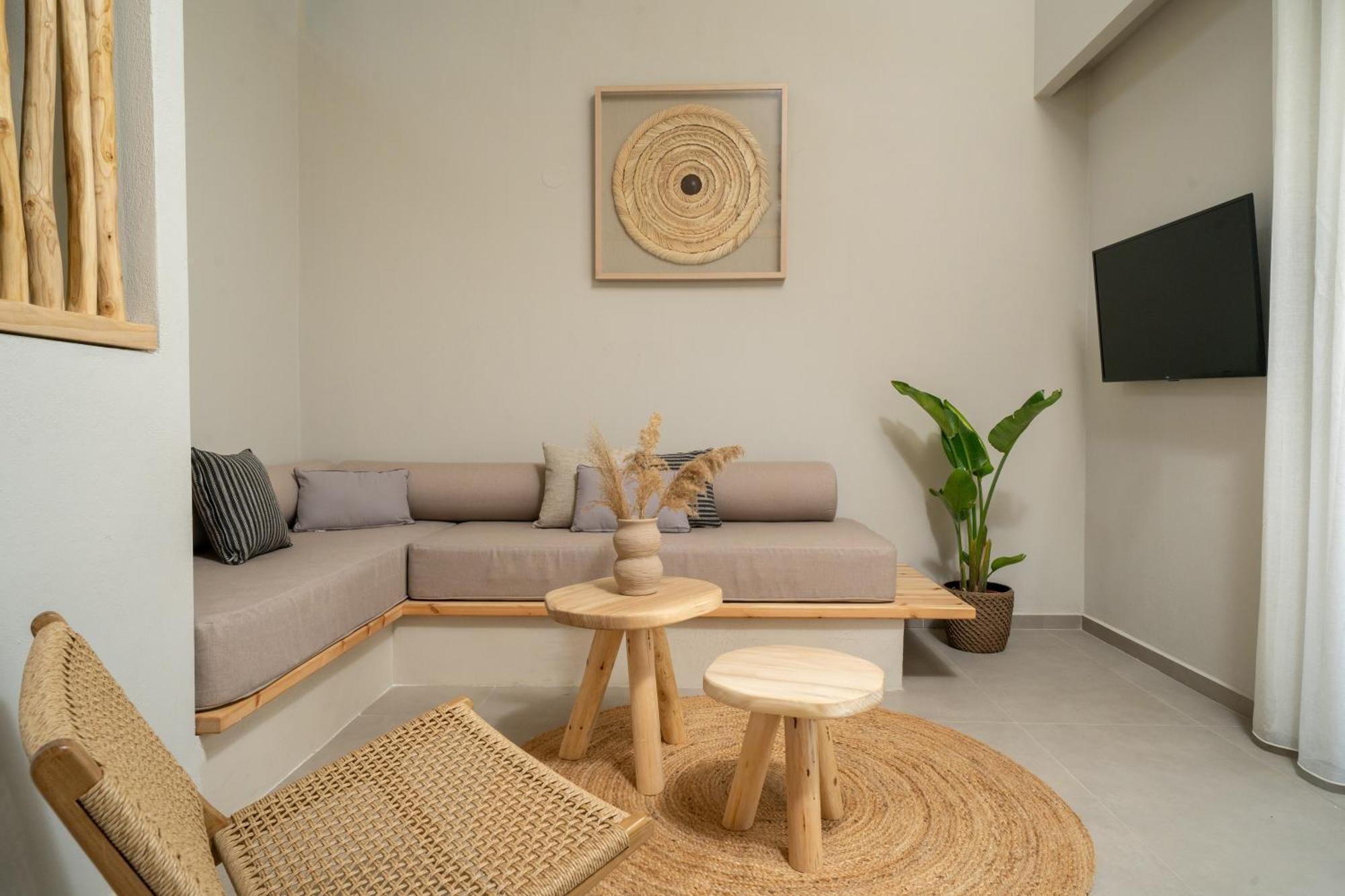 Amo Golden Suites Chrysi Ammoudia Bagian luar foto