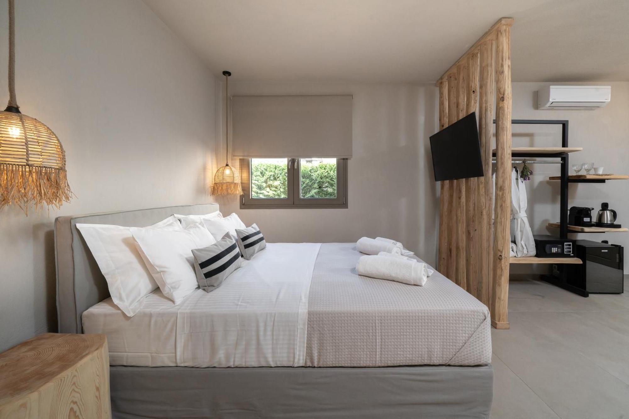 Amo Golden Suites Chrysi Ammoudia Bagian luar foto